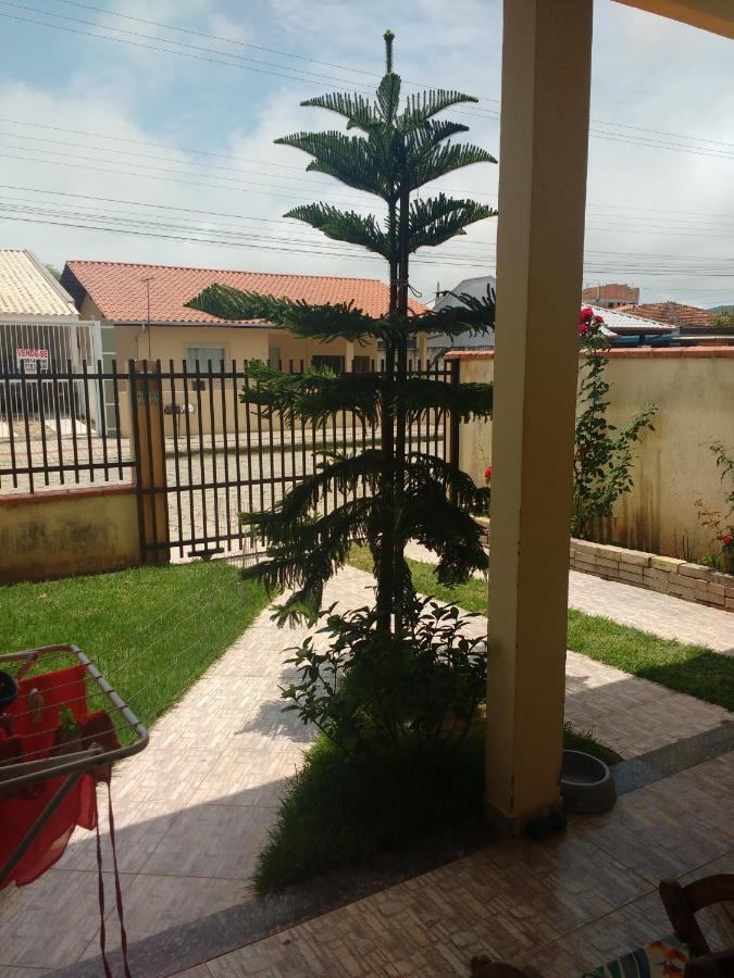 Um Quarto Em Casa Agradavel 佩雷克 外观 照片
