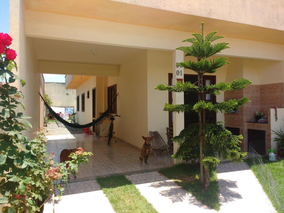 Um Quarto Em Casa Agradavel 佩雷克 外观 照片