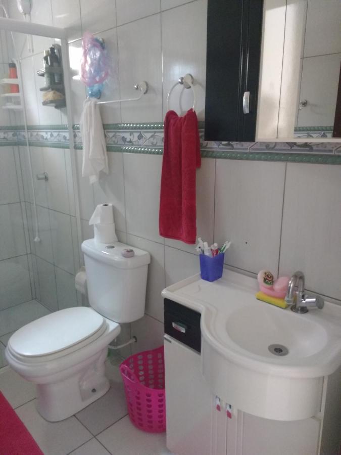 Um Quarto Em Casa Agradavel 佩雷克 外观 照片