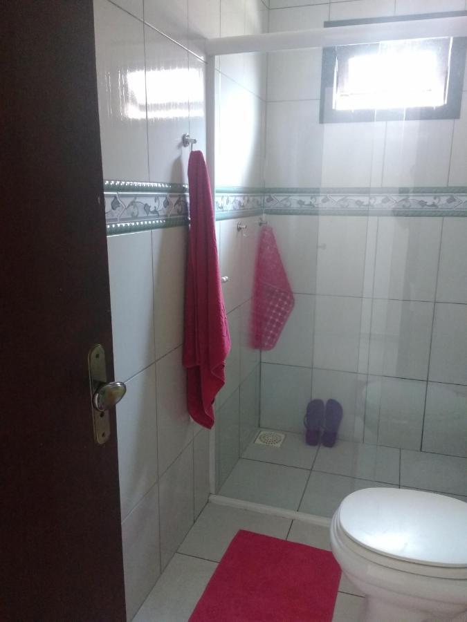Um Quarto Em Casa Agradavel 佩雷克 外观 照片